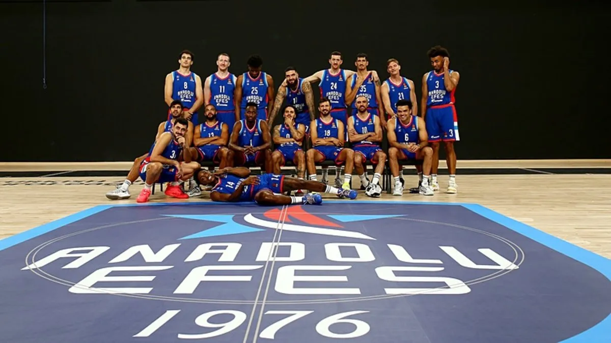 Anadolu Efesli oyuncular yeni sezon öncesi iddialı
