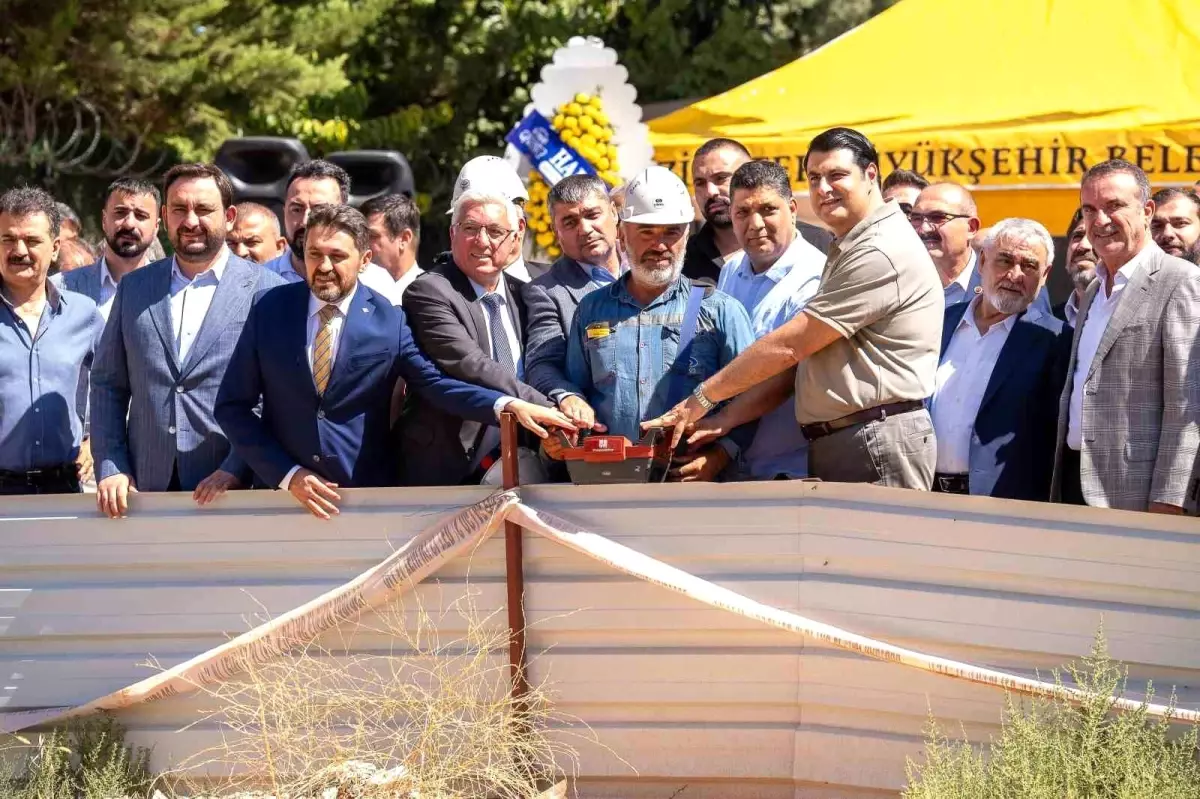 Yılmaz, Pazarcıklılar Derneği’nin temel atma törenine katıldı