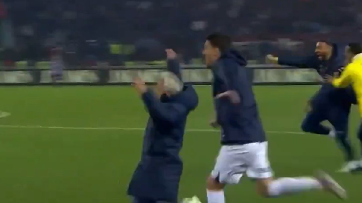 Jose Mourinho, Trabzon’da olay oldu: Önce kaydı, sonra küfretti